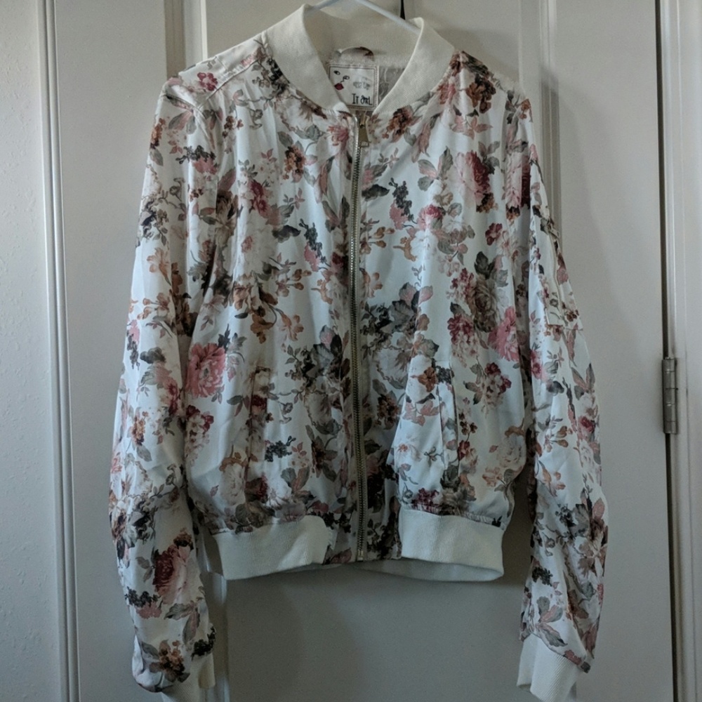 Light bomber jacket
